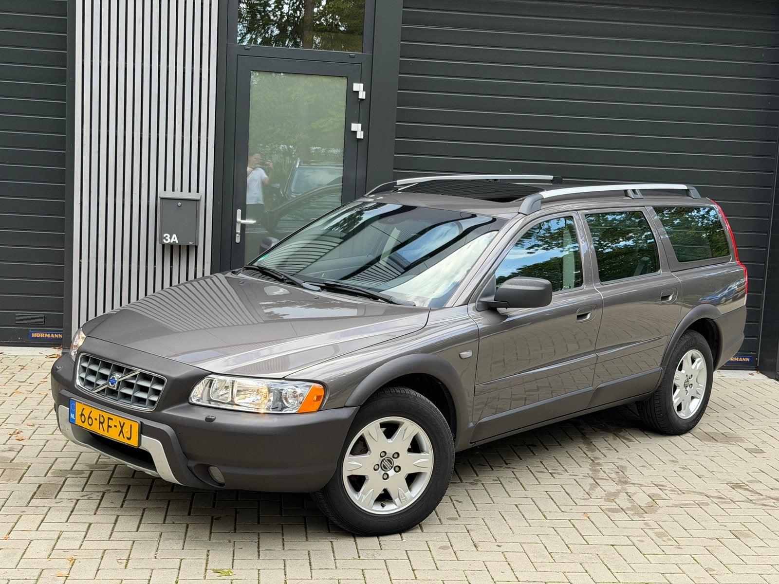 Volvo XC70 2.5 T Summum (bj 2005, automaat), Auto's, Volvo, Automaat, Bruin, XC70, 209 pk