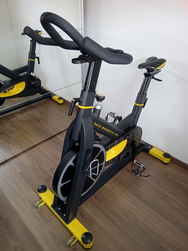FitBike Race Magnetic Pro Spinningfiets, Sport en Fitness, Ophalen, Zo goed als nieuw, Spinningfiets