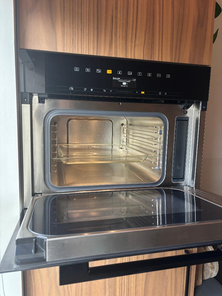 Miele Combi-Stoomoven met magnetron, Ophalen, 45 tot 50 cm, Zo goed als nieuw, Inbouw