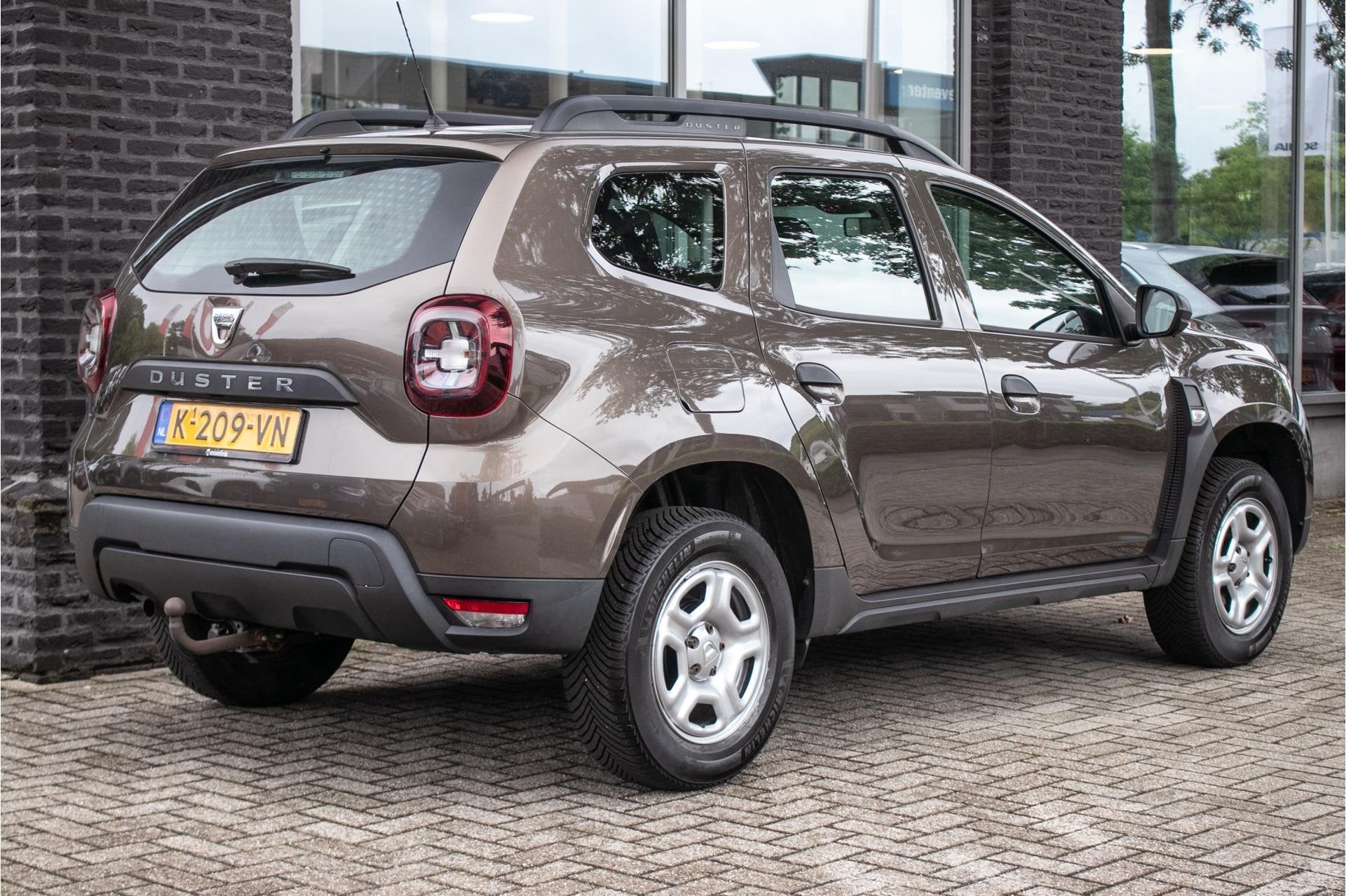 Dacia Duster 1.0 TCe Essential, Voorwielaandrijving, Start-stop-systeem, Stof, Gebruikt