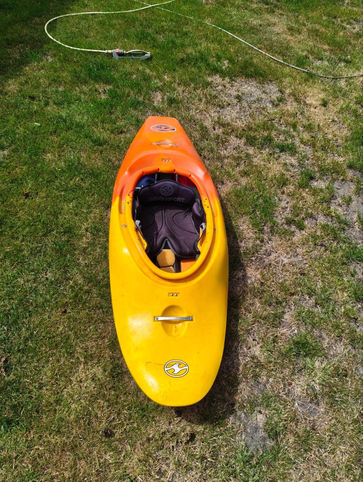 Wave Sport ZG 54 Playboat Kajak - Geel/Oranje, Watersport en Boten, Ophalen, Gebruikt, 1-persoons