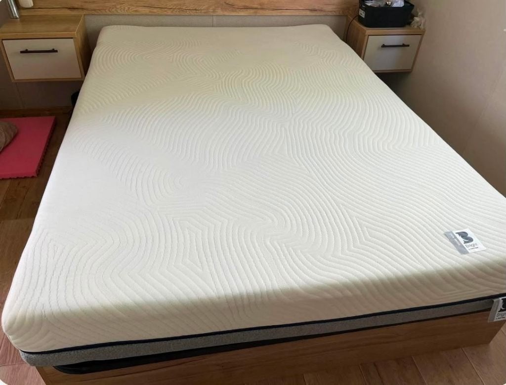 Matras 140 x200, €200,00, Ophalen, Overige materialen, Gebruikt, Wit