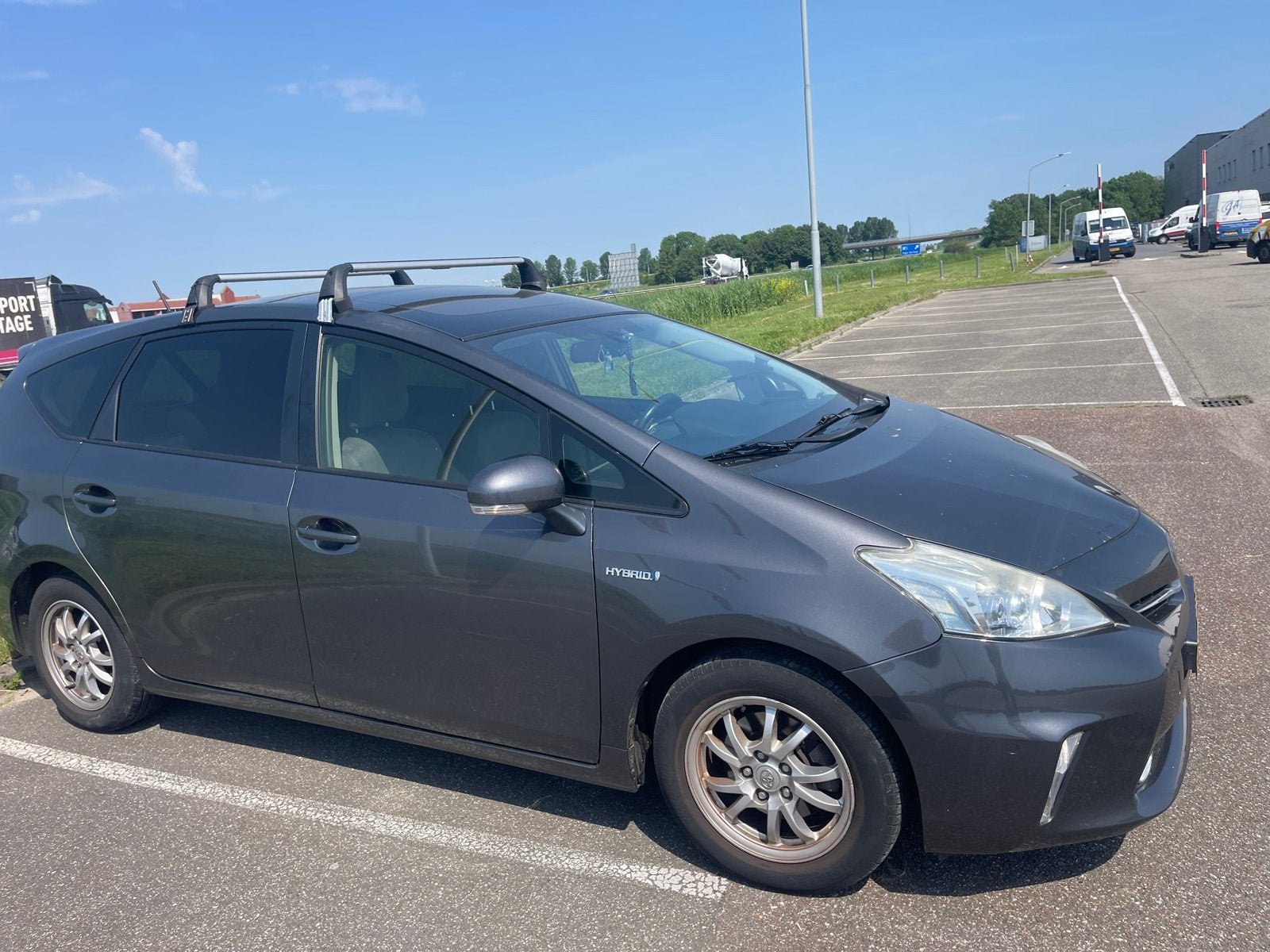 Toyota Prius Wagon 1.8 Full Hybrid 136PK Aut 96g 2012 Grijs, Auto's, 4 cilinders, 7 stoelen, Origineel Nederlands, 84 €/maand