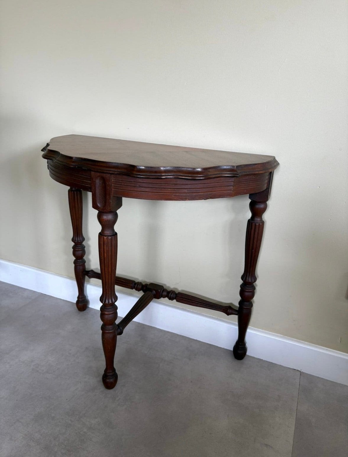 Halvemaan sidetable, Ophalen