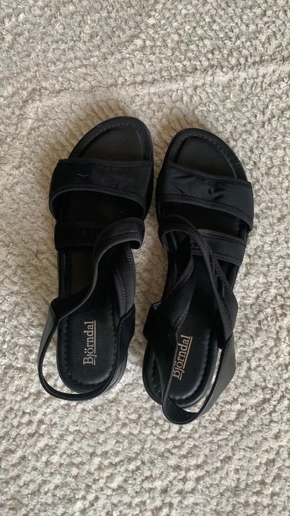 Zwarte sandalen Bjorndal, maat 40, Zwart, Nieuw, Sandalen of Muiltjes, Ophalen of Verzenden