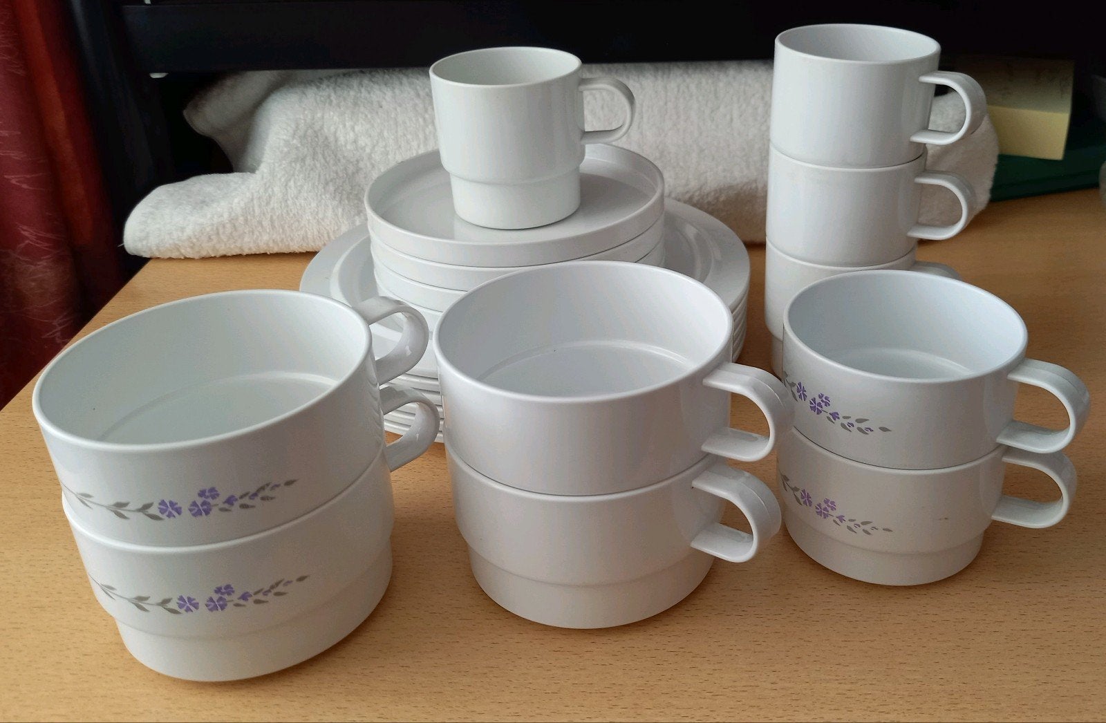 Mepal servies wit., Caravans en Kamperen, Ophalen of Verzenden, Zo goed als nieuw