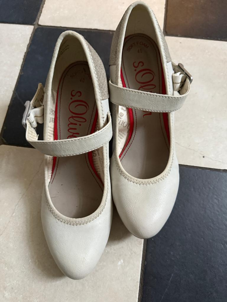S Oliver pumps, Ophalen of Verzenden, Zo goed als nieuw, Beige