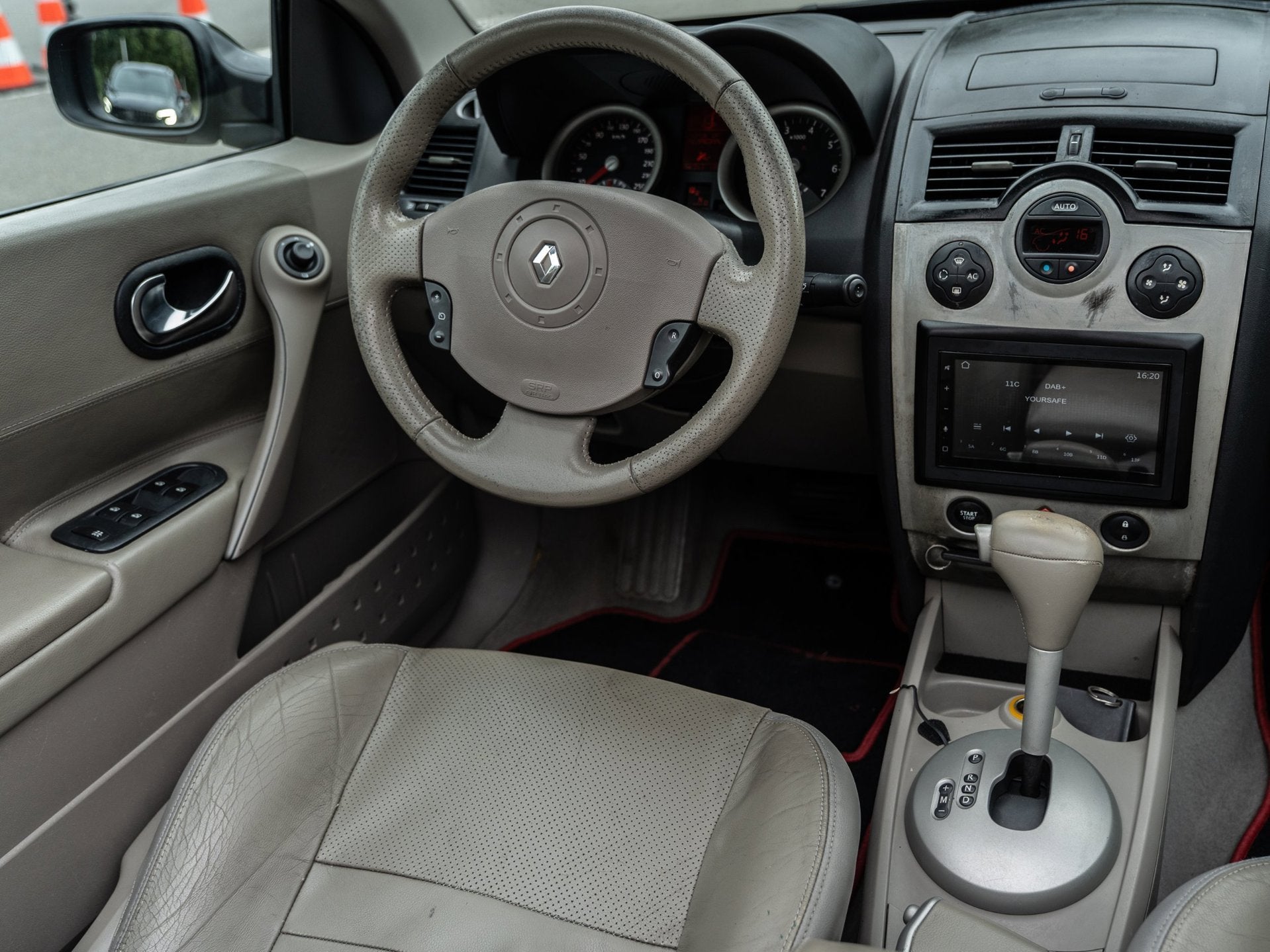 Renault Mégane Coupé-Cabriolet 2.0-16V Privilège Luxe - C, Auto's, Renault, 1998 cc, 135 pk, Gebruikt, 4 cilinders