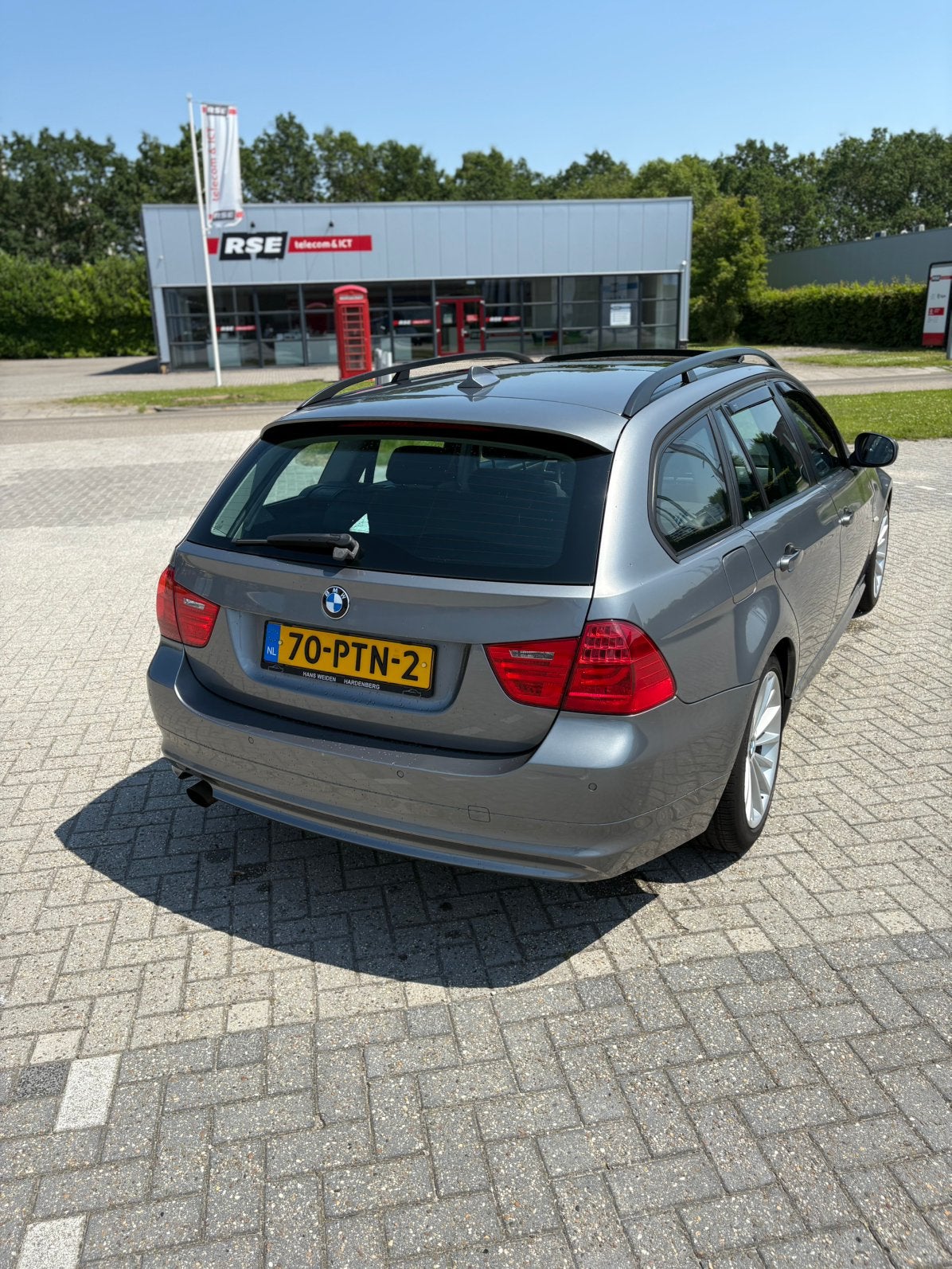 BMW 3-Serie 2.0 318 I Touring AUT 2010 Grijs, Automaat, 1995 cc, 1435 kg, Particulier