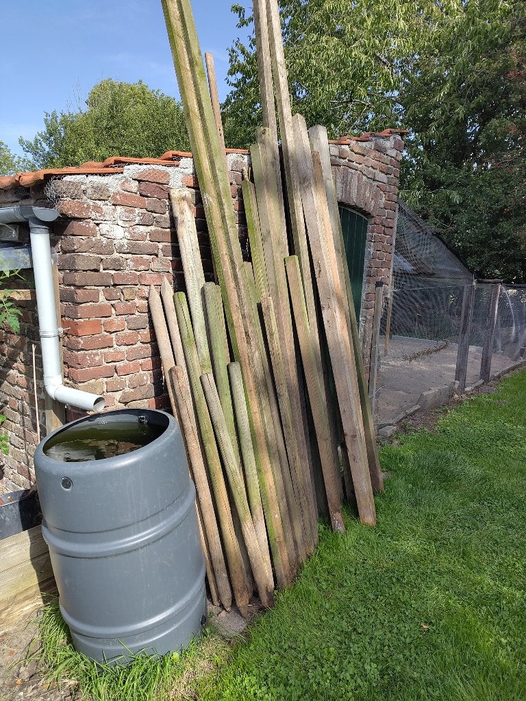 Partij gebruikte tuinpalen en tuinbalken. Diverse maten, Tuin en Terras, Ophalen, Gebruikt, 180 tot 250 cm, Palen