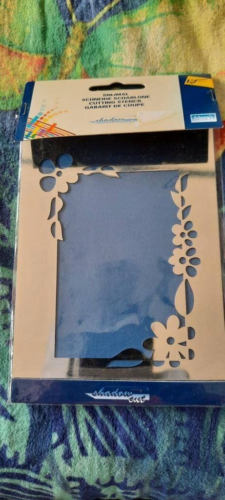 snijmal/pons voor het maken van kaarten - verschillende, Hobby en Vrije tijd, Ophalen of Verzenden, Zo goed als nieuw, Overige thema's