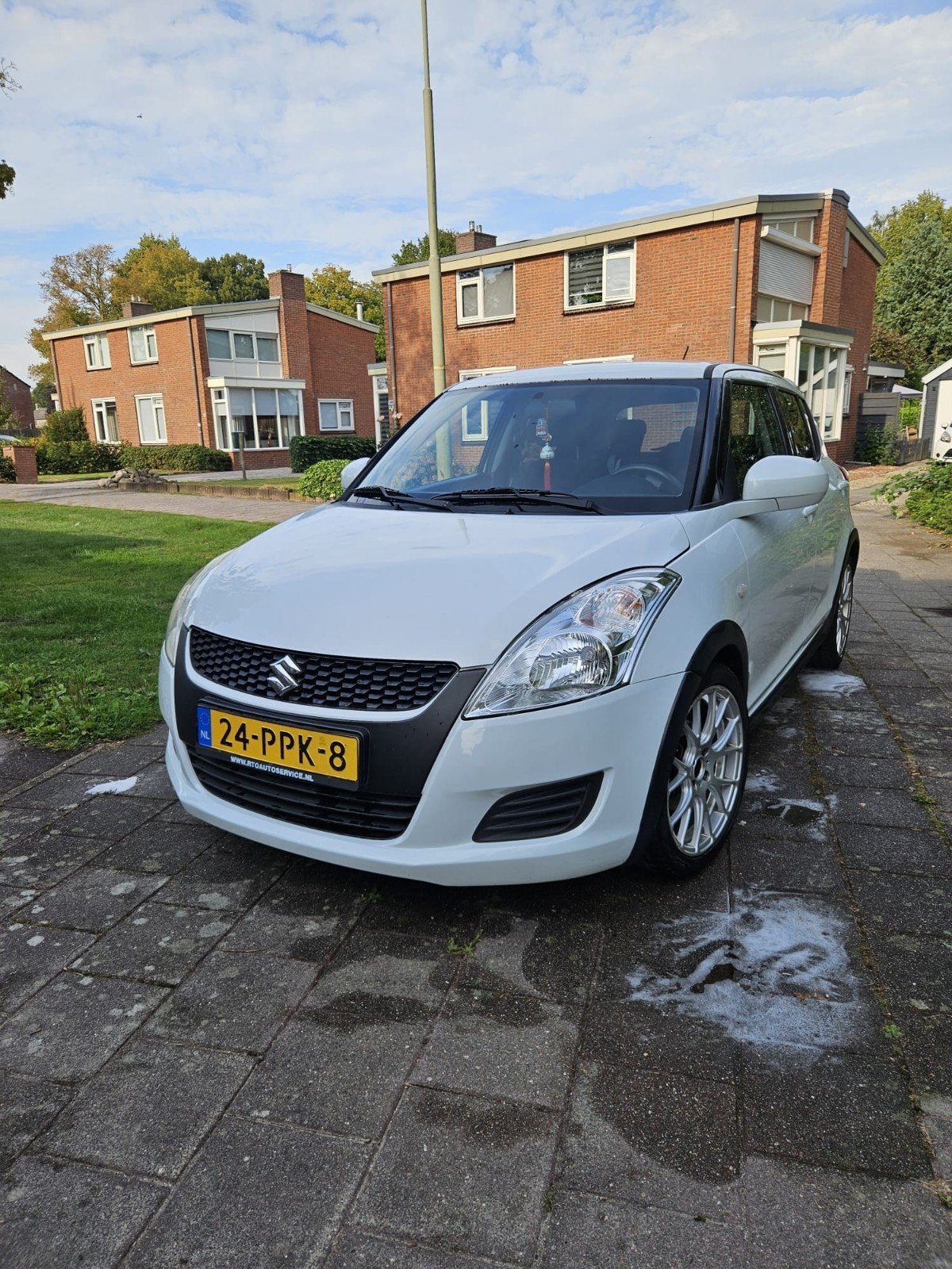 Suzuki Swift 1.2 5-D 2011 Wit, Auto's, Voorwielaandrijving, 4 cilinders, 400 kg, Origineel Nederlands