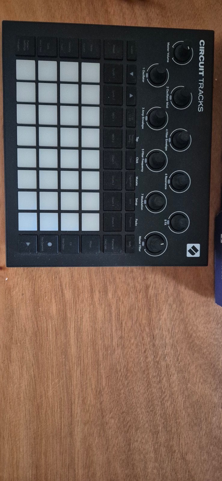 Novation Circuit Tracks Groovebox - Zo goed als nieuw, Muziek en Instrumenten, Novation, Zo goed als nieuw, Met midi-aansluiting
