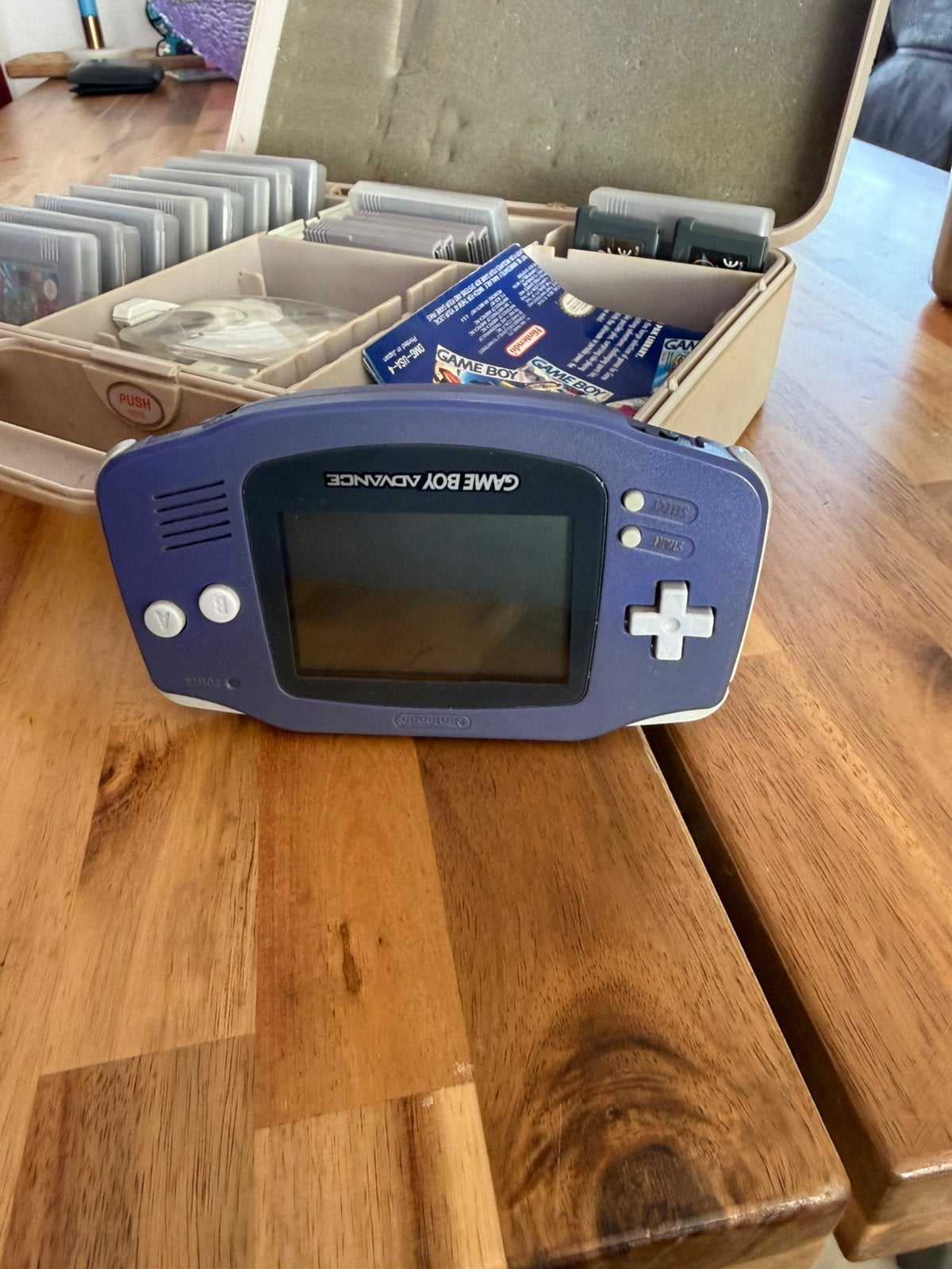 Gameboy advance + vintage opbergdoos, Ophalen of Verzenden, Gebruikt, Game Boy Advance, Met beschermhoes of tas