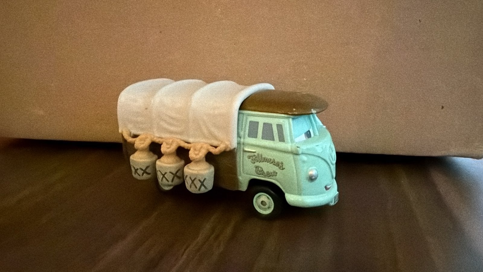 originele Mattel Disney Cars Stanley Days Fillmore uit 2015, Kinderen en Baby's, Ophalen of Verzenden, Zo goed als nieuw