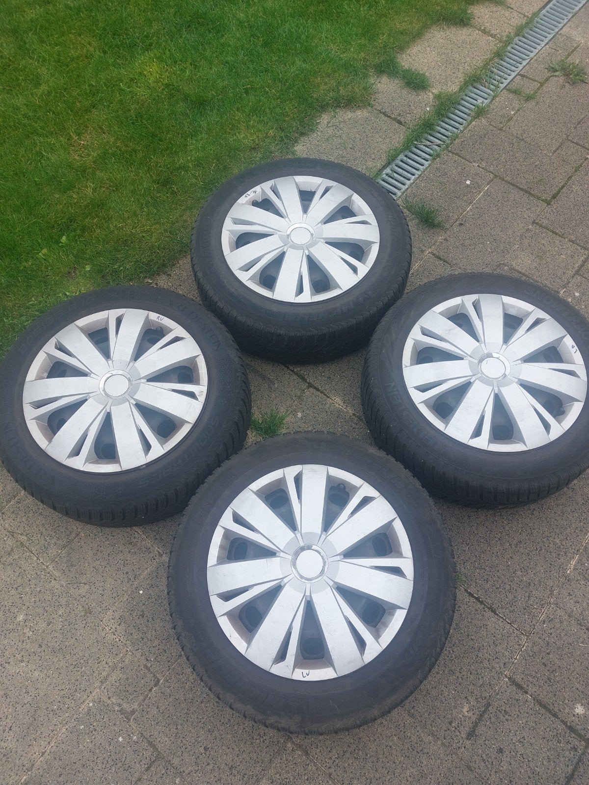 Skoda Vredestein/Michelin winterbanden met velgen 205/55 R, Auto-onderdelen, Ophalen, Gebruikt, 16 inch, Banden en Velgen