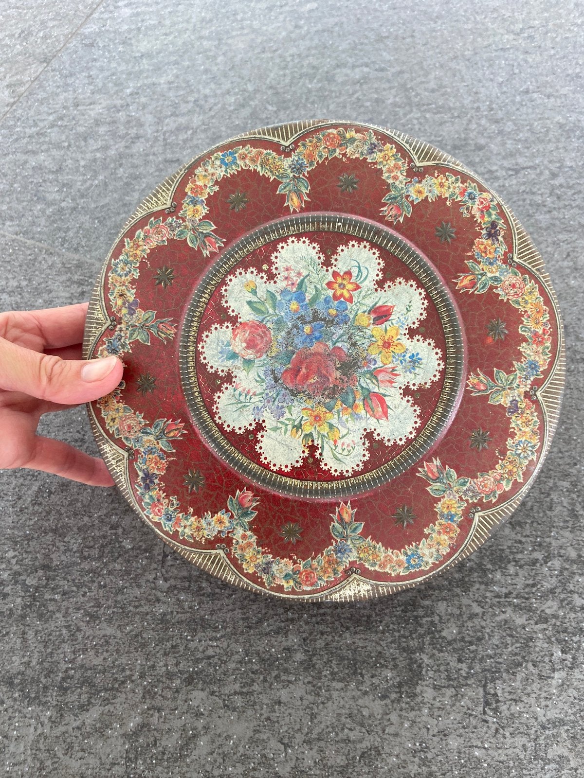 Mooie oude antieke trommel koekjes blik bloemen rond, Ophalen of Verzenden