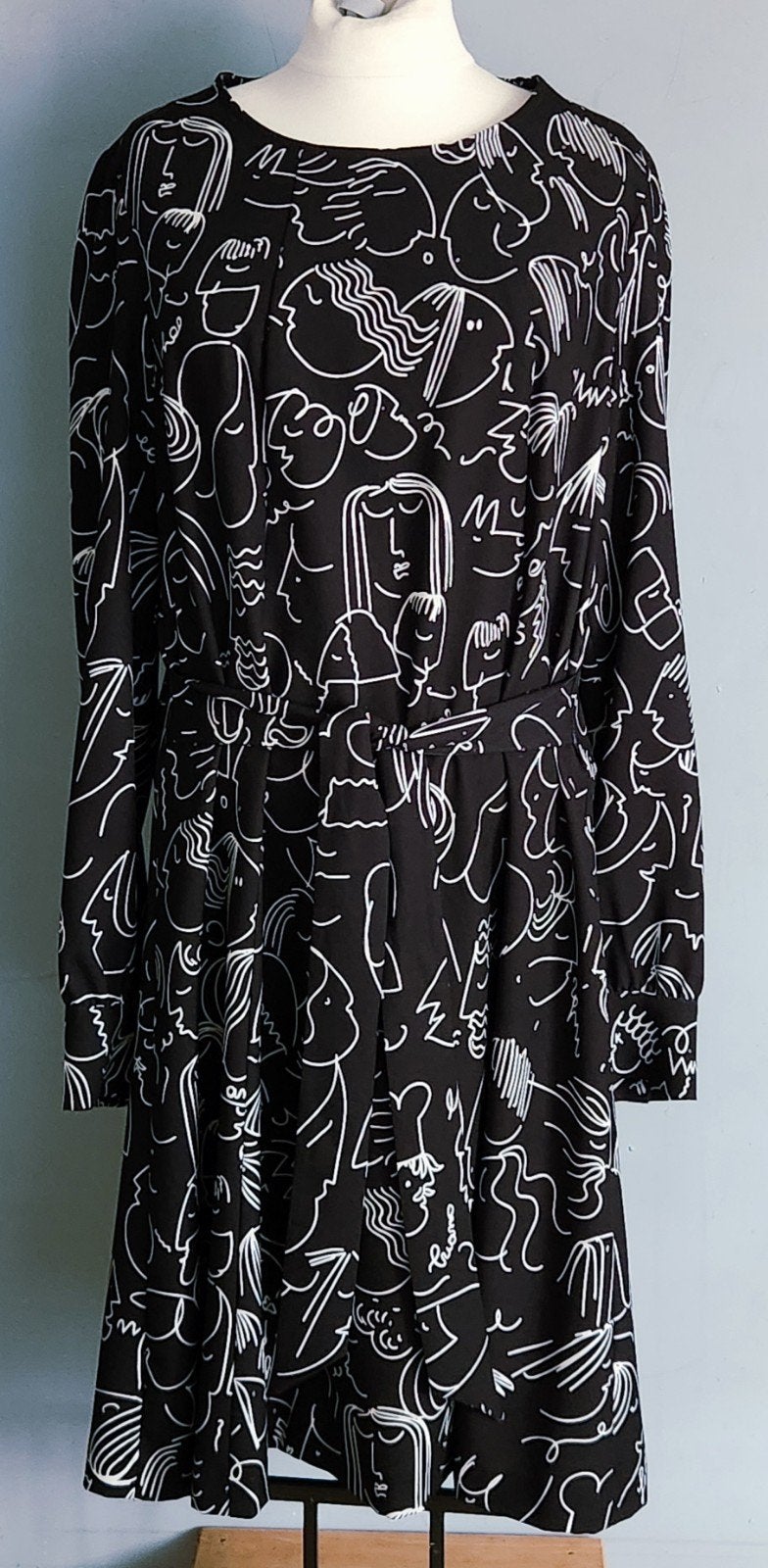 Caroline Biss jurk, Ophalen of Verzenden, Maat 38/40 (M), Zwart, Knielengte