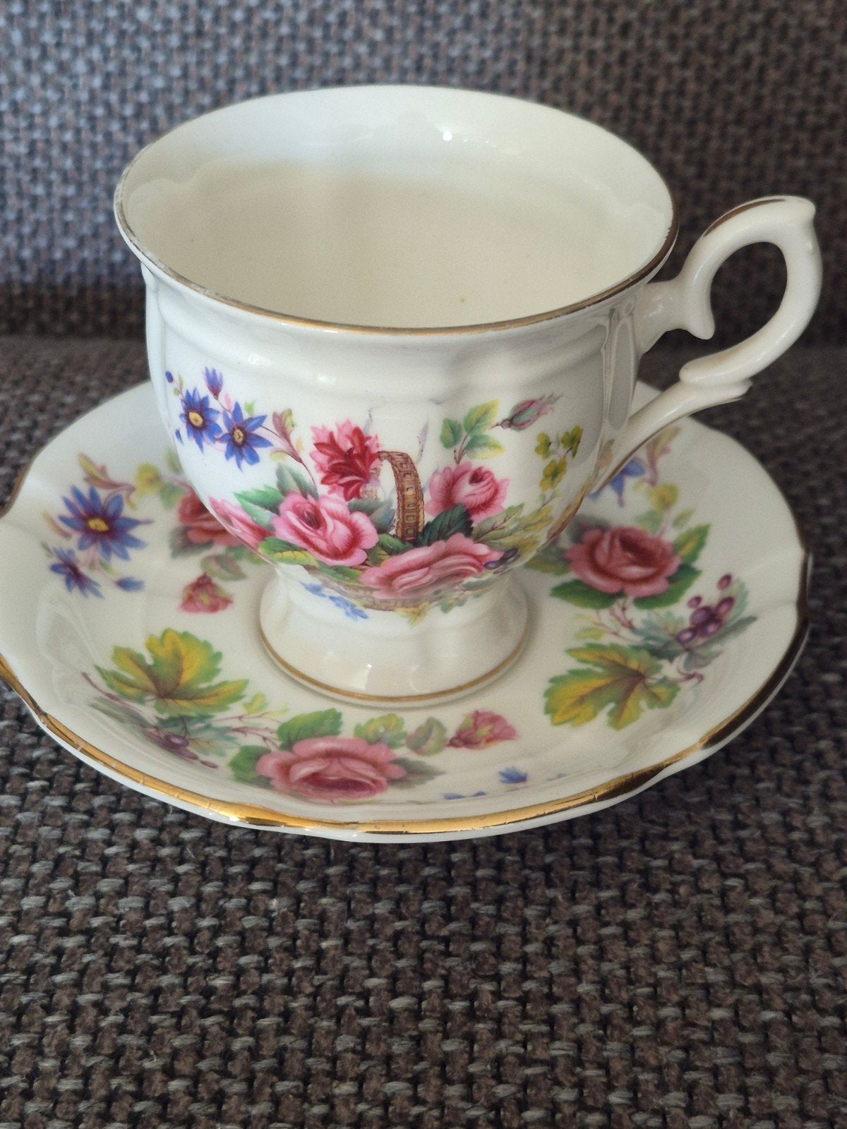 Antieke Crown Staffordshire theekop en schotel, bloemmotief, Ophalen of Verzenden
