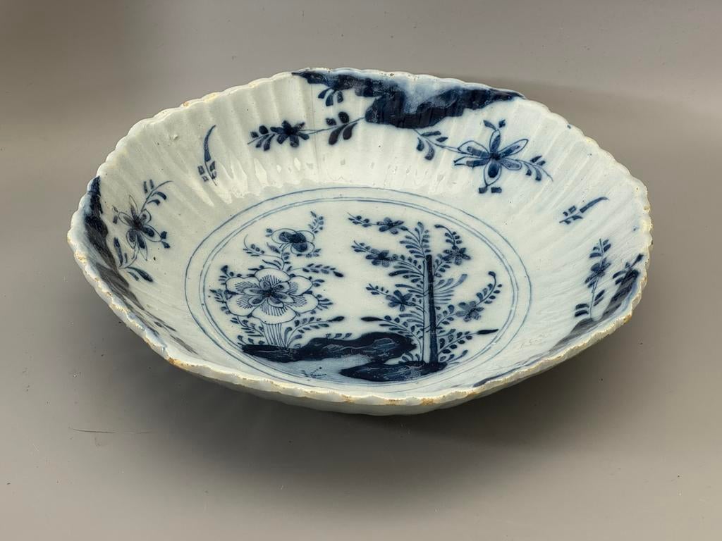 antiek blauw-wit porseleinen schaaltje,, Ophalen of Verzenden