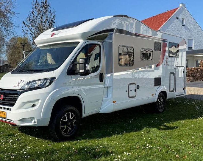 Burstner Ixeo Automaat Levelsysteem, Airco, lengte bedden., Caravans en Kamperen, Campers, Automaat, Ringverwarming, Fiat, Diesel