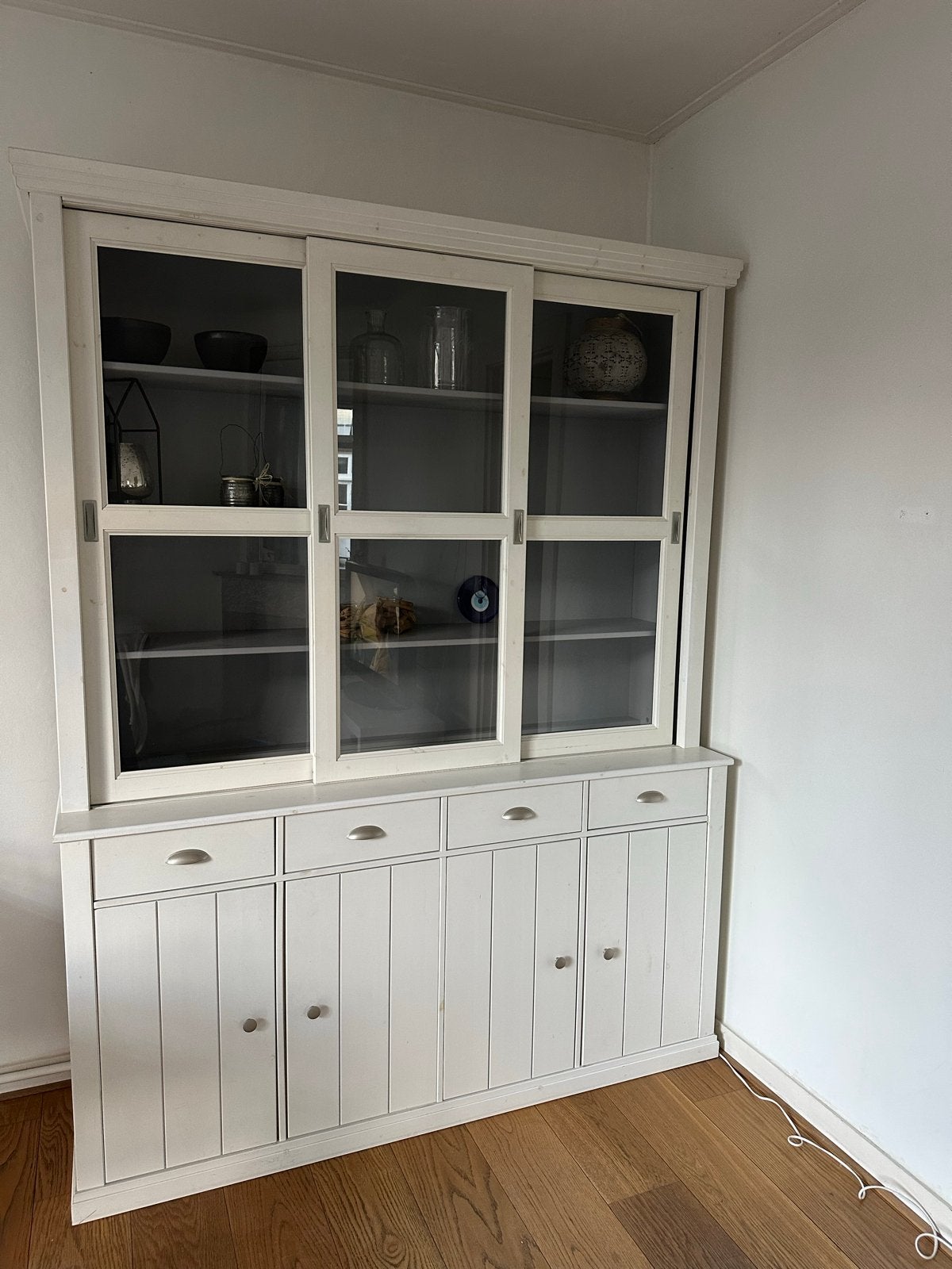 Witte buffetkast met glazen schuifdeuren en lades, Ophalen, Gebruikt, 100 tot 150 cm, Met lade(s)