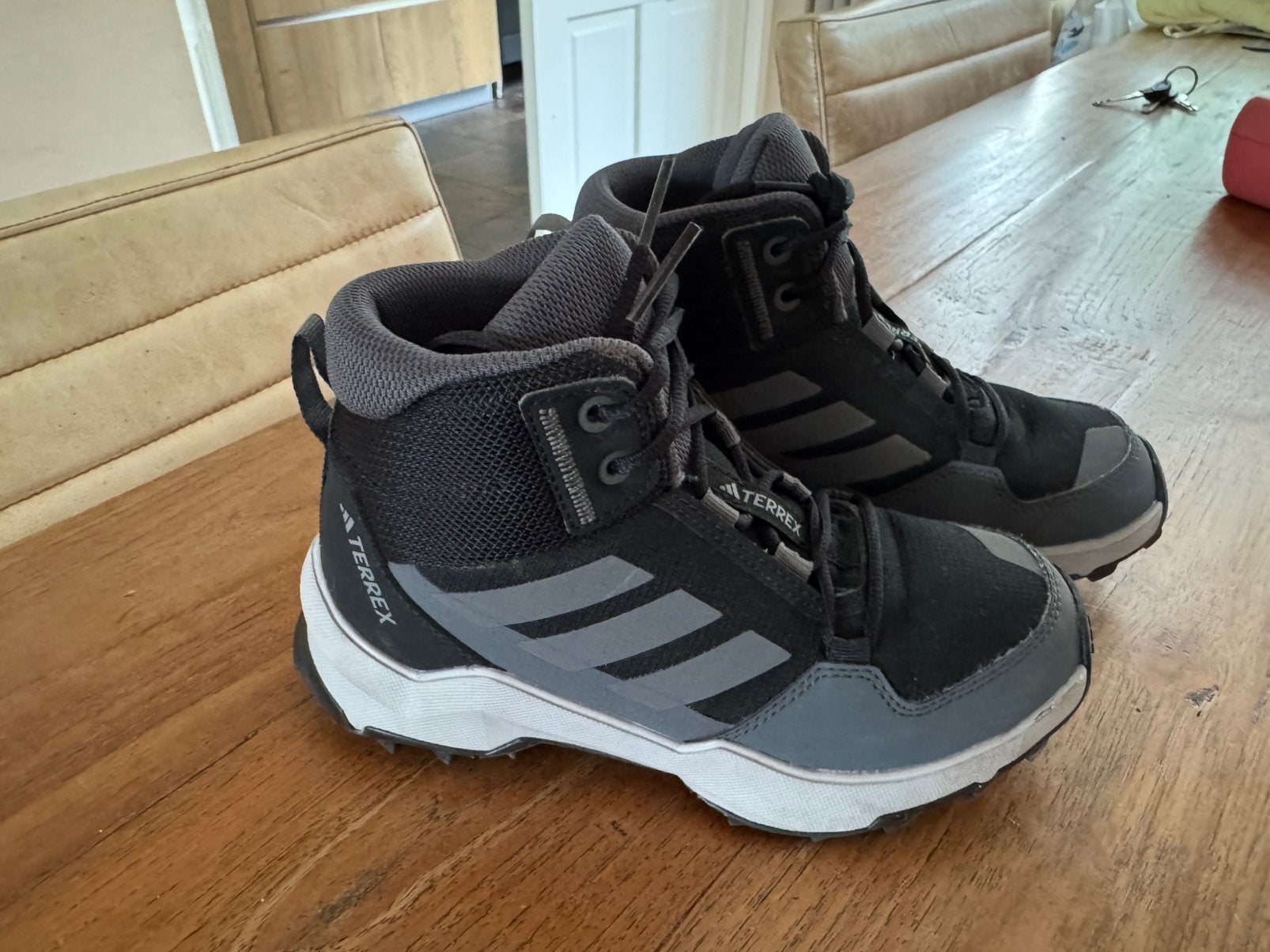 Adidas Terrex maat 31 zgan, Ophalen of Verzenden, Zo goed als nieuw, Schoenen