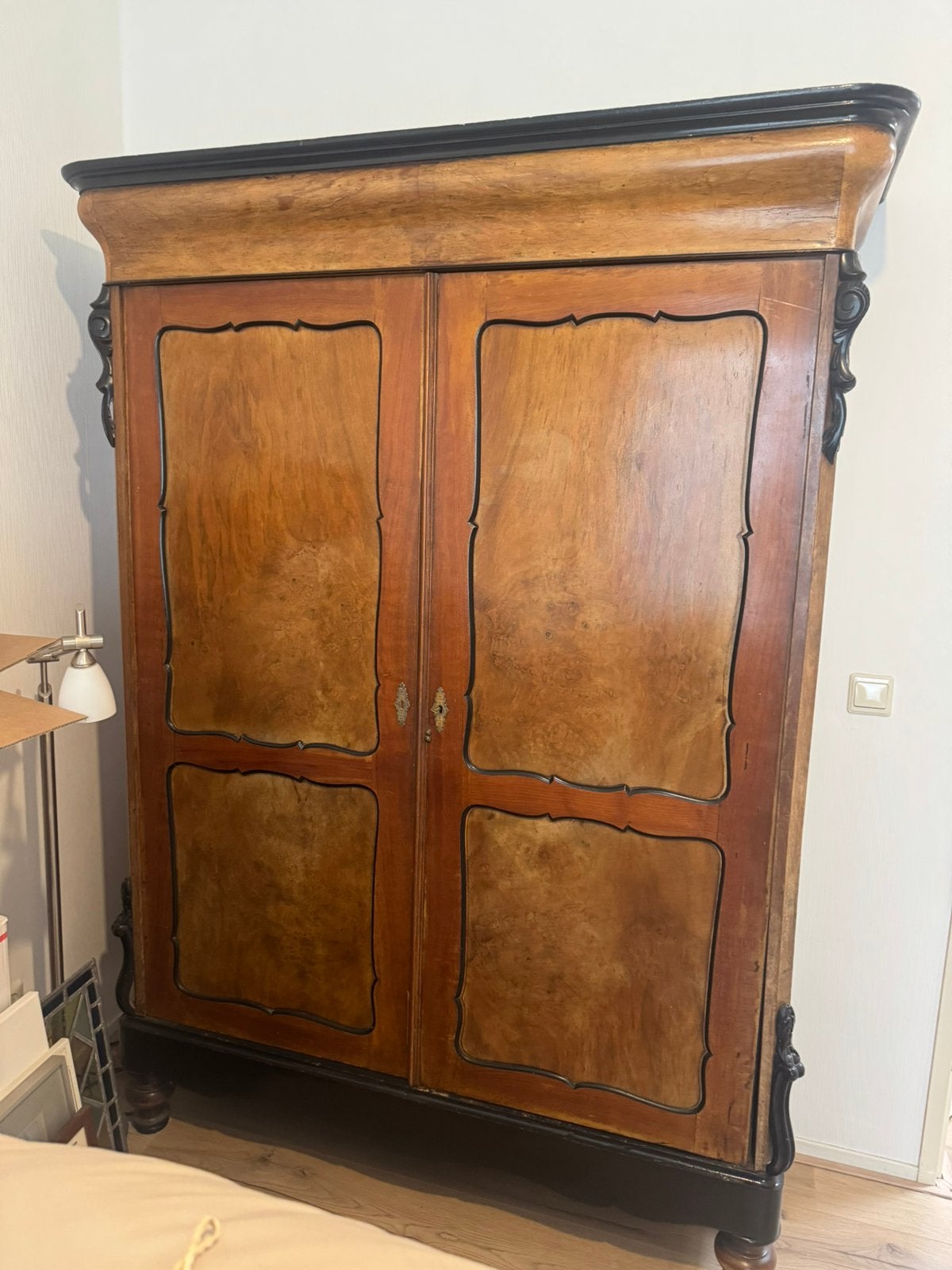 Antieke kast noten/ mahonie, Ophalen
