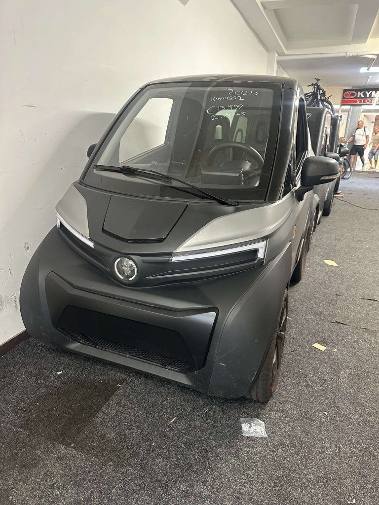 Silence S04 Grijs | 2 Accu’s | 1.222 KM | Beklede Stoelen, Auto's, Automaat, Dealer onderhouden, Zwart, Overige carrosserieën