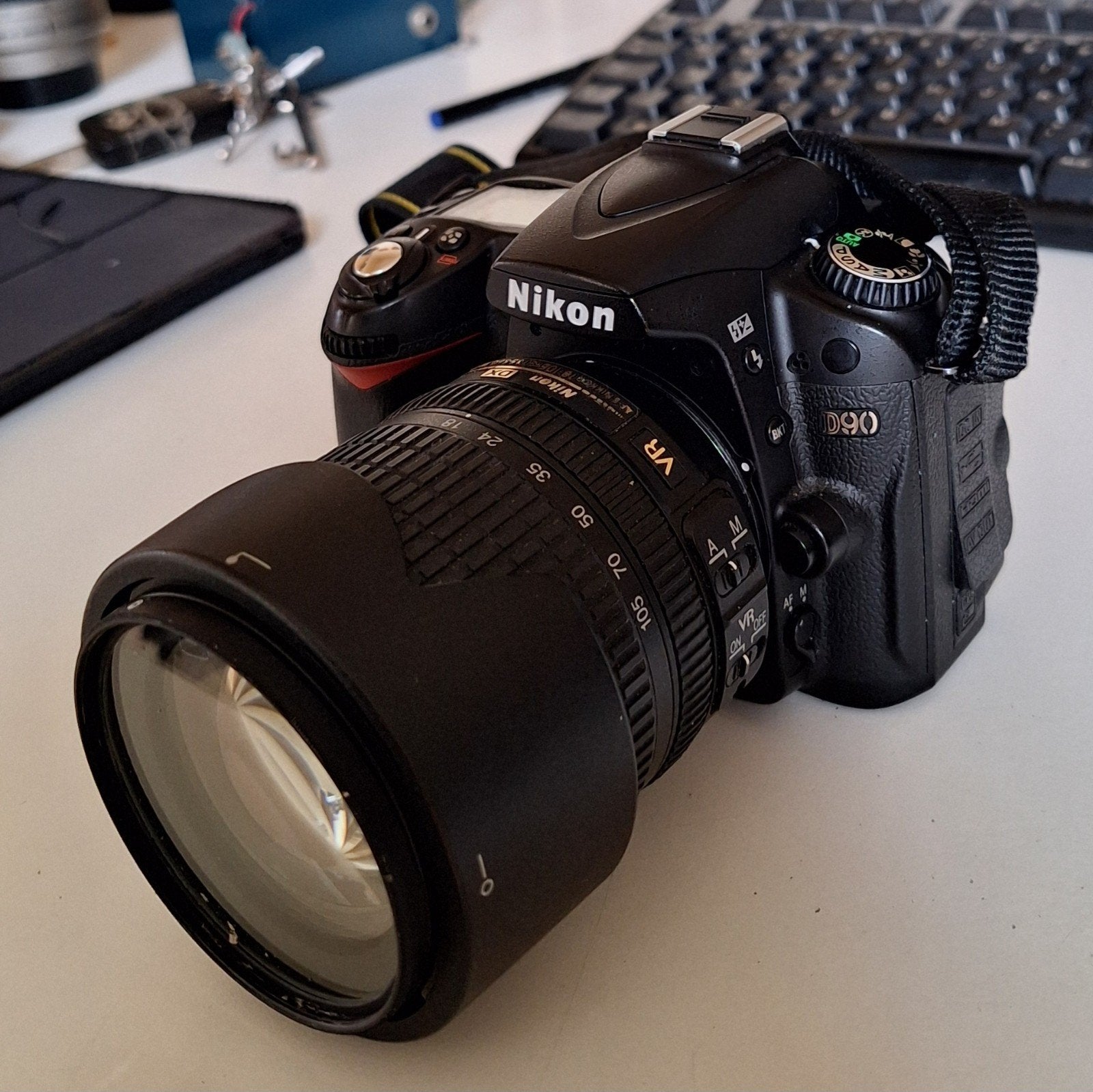 Nikon D90 spiegelreflexcamera met 2 lenzen en oplader, Gebruikt, Spiegelreflex, Oplader, Ophalen of Verzenden
