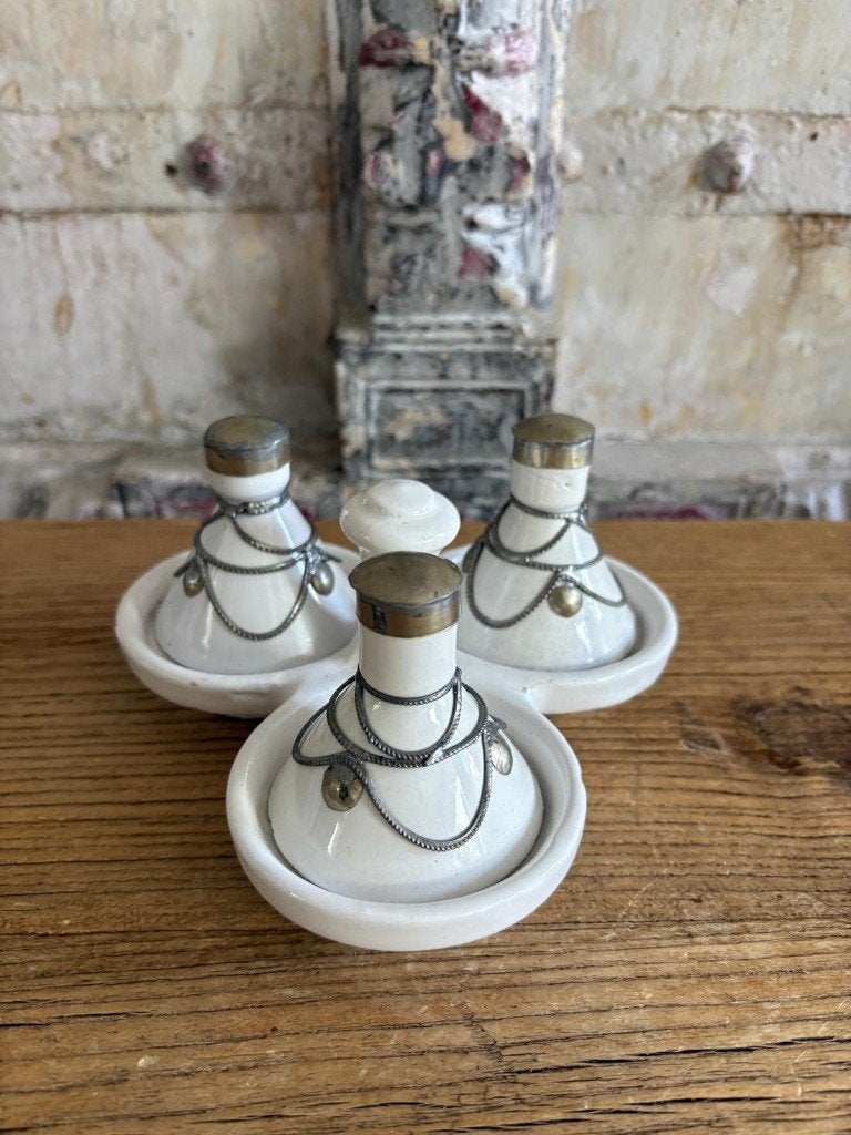 Marokkaanse mini tajine wit aardewerk met metaal., Ophalen of Verzenden