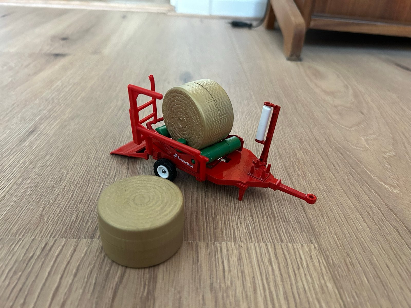 Siku Kverneland Rundbalenwikkelaar 1:32, Ophalen of Verzenden, Zo goed als nieuw, Tractor of Landbouw, SIKU