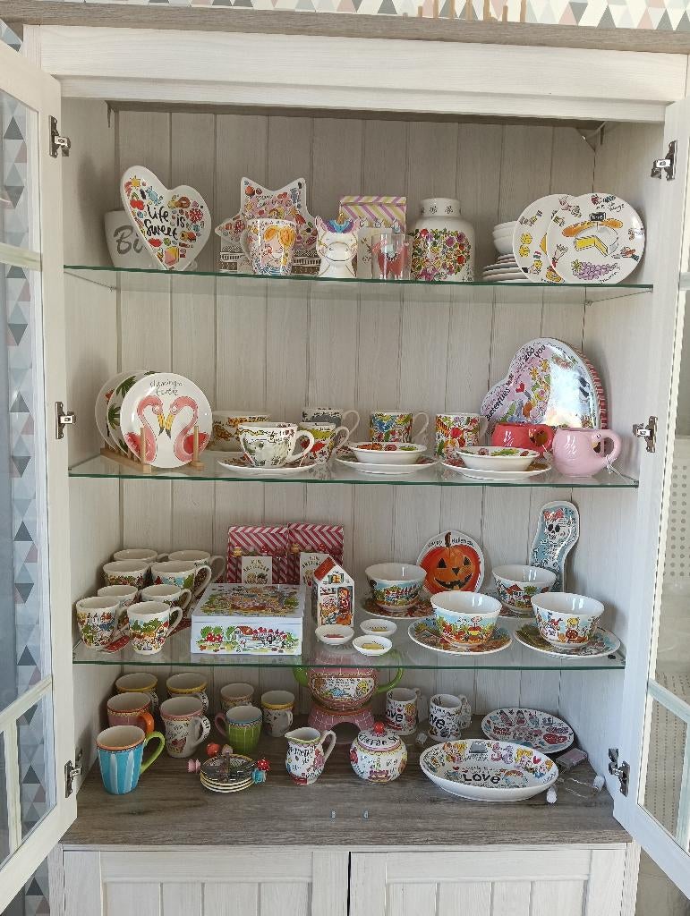 Vitrine kast, Ophalen, Met deur(en), 100 tot 150 cm, 200 cm of meer