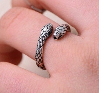 ring slang 2 koppen, Sieraden, Tassen en Uiterlijk, IJzer of Staal, 19 tot 20, Nieuw, Ophalen of Verzenden