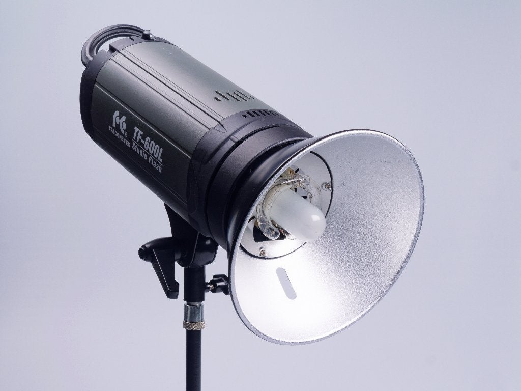 Falcon Eyes TF600L studioflitser, Audio, Tv en Foto, Fotografie | Fotostudio en Toebehoren, Falcon Eyes, Dimbaar, Ophalen of Verzenden