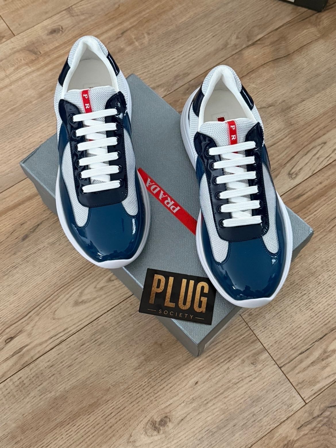 Prada Tweekleurige Sneakers - Nieuwe Collectie Maat 42, Ophalen of Verzenden, Nieuw, Blauw, Sneakers of Gympen