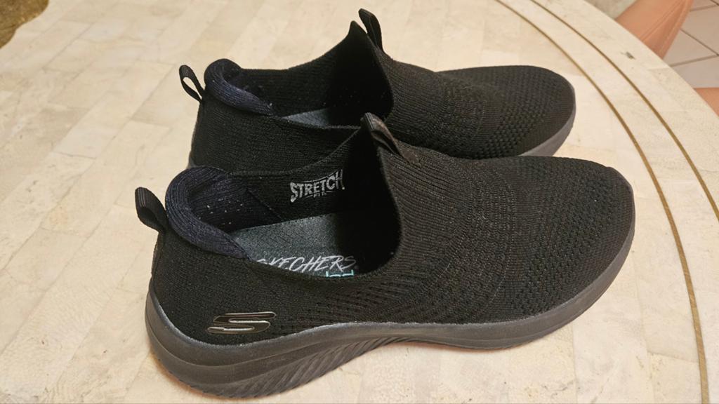 Skechers Air-Cooled maat 39, Skechers, Zwart, Ophalen of Verzenden, Sneakers of Gympen