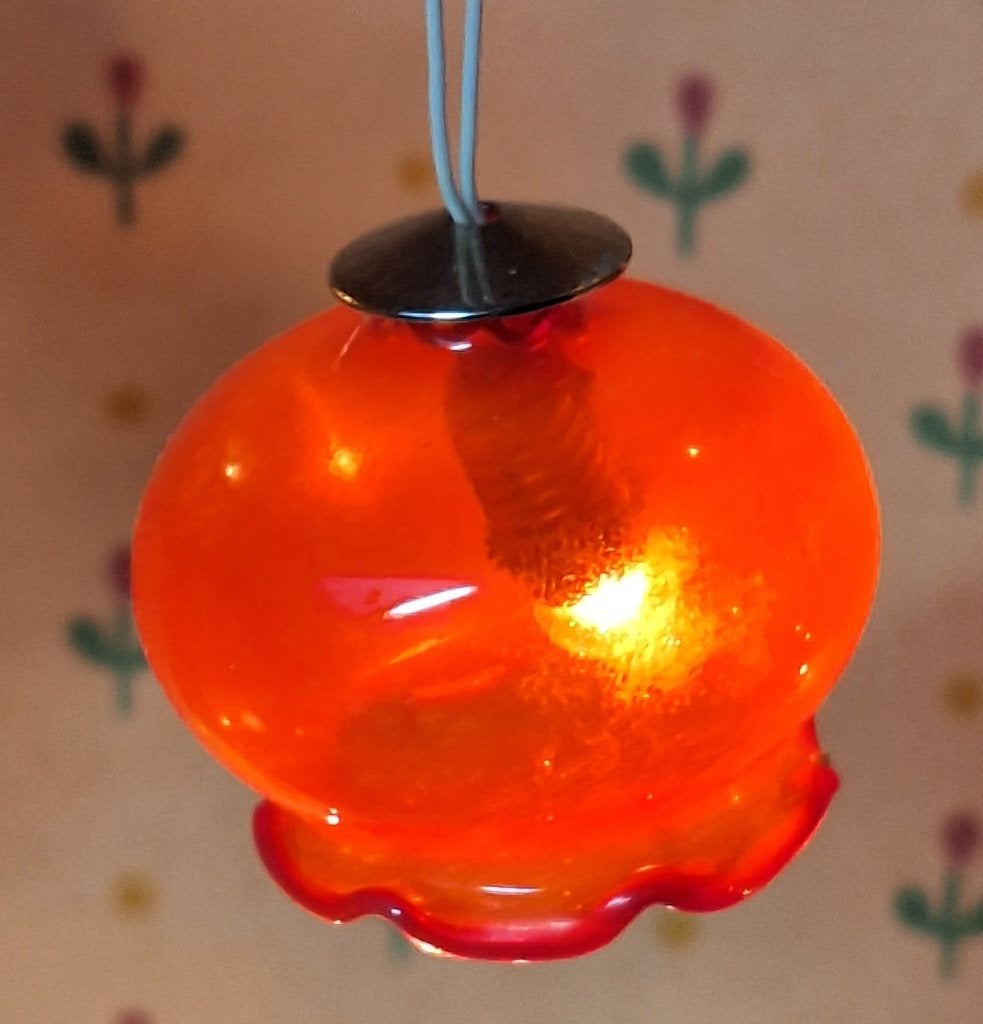 Lampjes van glas, rood en wit 12,50 per stuk poppenhuis, Verzamelen, Ophalen of Verzenden, Zo goed als nieuw, Poppenhuis