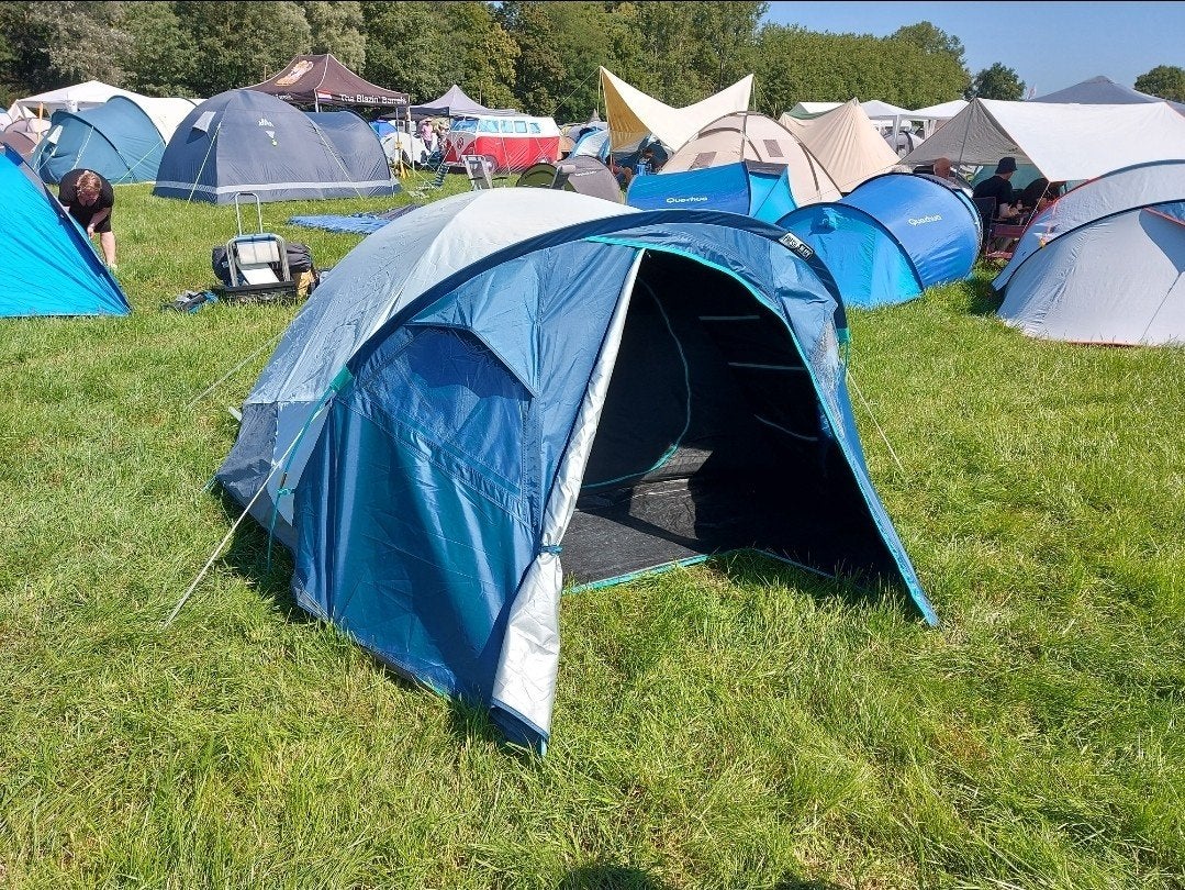 kampeertent 3 personen Quechua, Ophalen, Zo goed als nieuw, Tot en met 3
