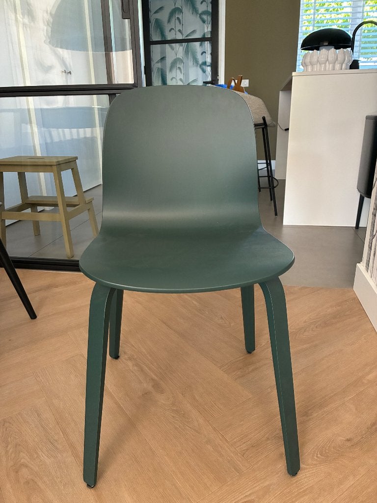 Muuto eetkamerstoel, Huis en Inrichting, Ophalen, Overige kleuren, Zo goed als nieuw, Eén