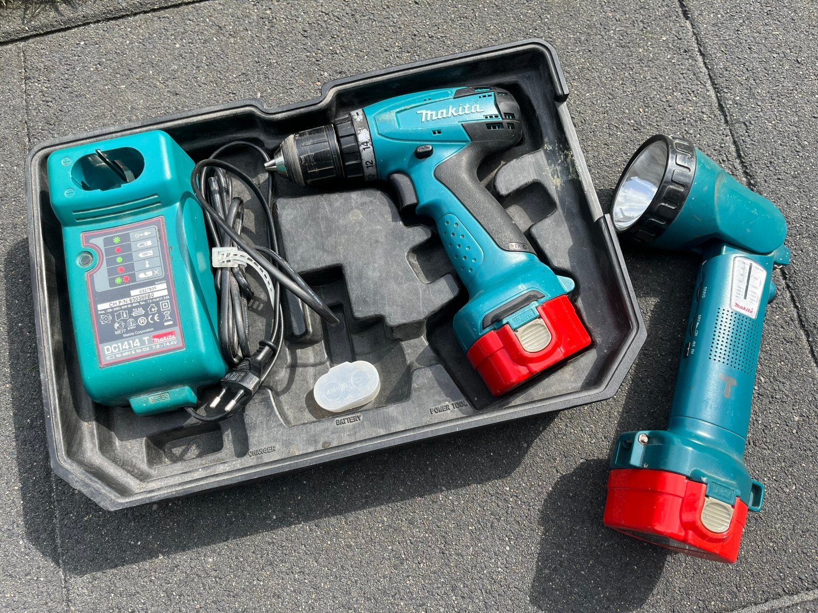 Makita accu schroefmachine lamp en radio, Doe-het-zelf en Verbouw, Gereedschap | Boormachines, Ophalen of Verzenden, Gebruikt