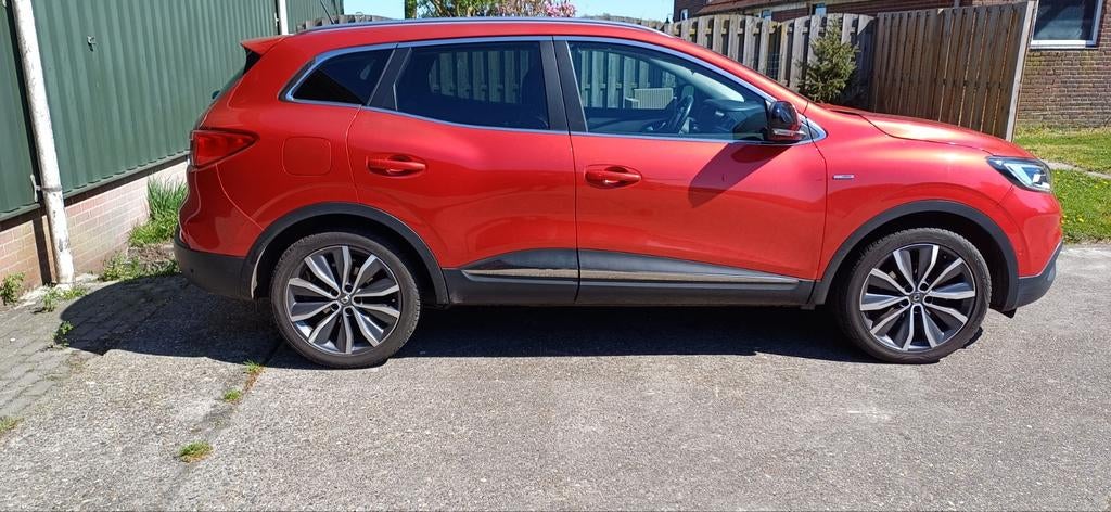 Renault Kadjar 1.2 TCE 2016 Rood  , nieuwe turbo ,Ketting!!!, Voorwielaandrijving, Kadjar, 1295 kg, 4 cilinders