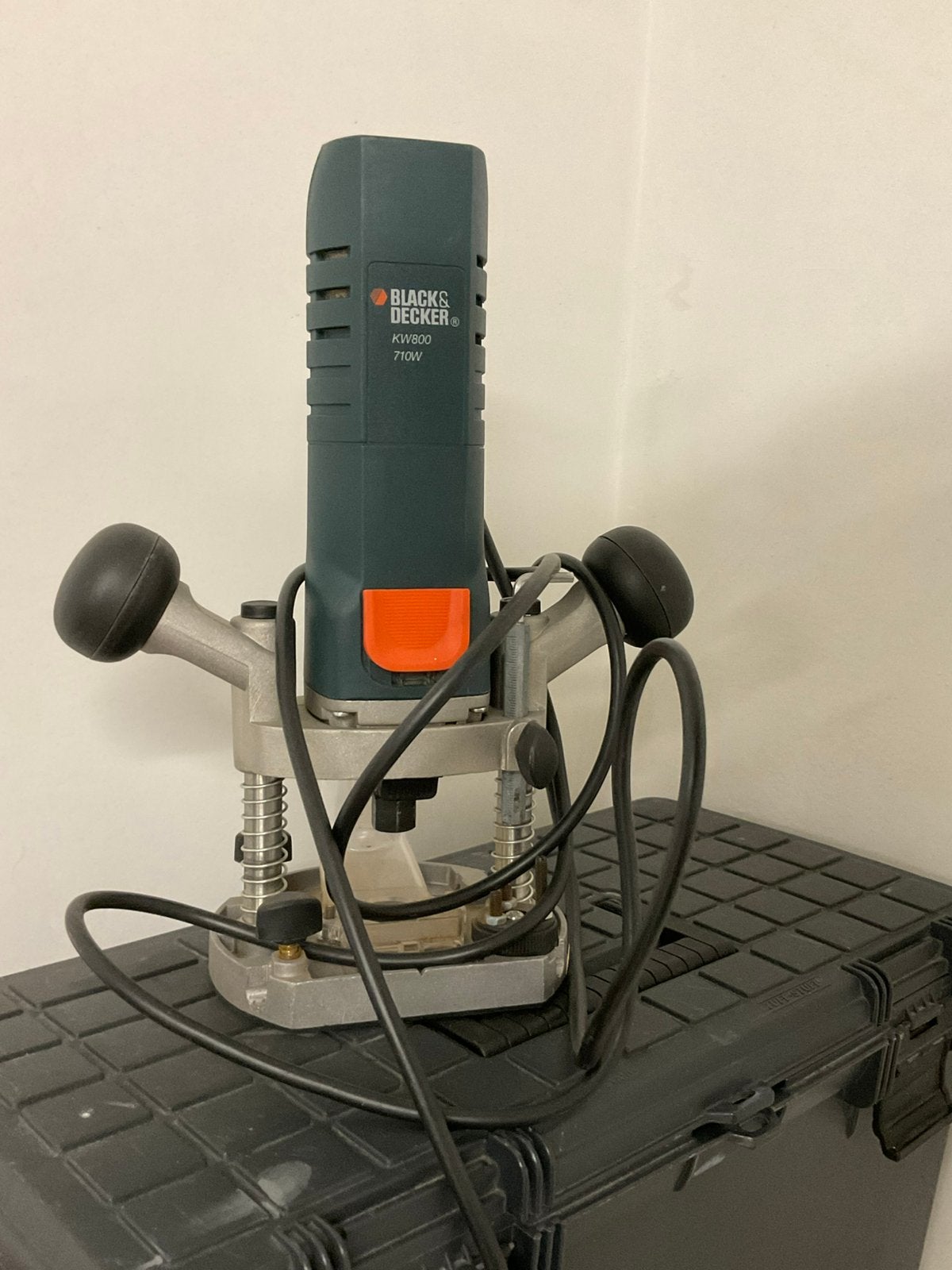 Black en Decker bovenfrees met frezenset, Ophalen, Zo goed als nieuw, Elektrisch, Bovenfrees