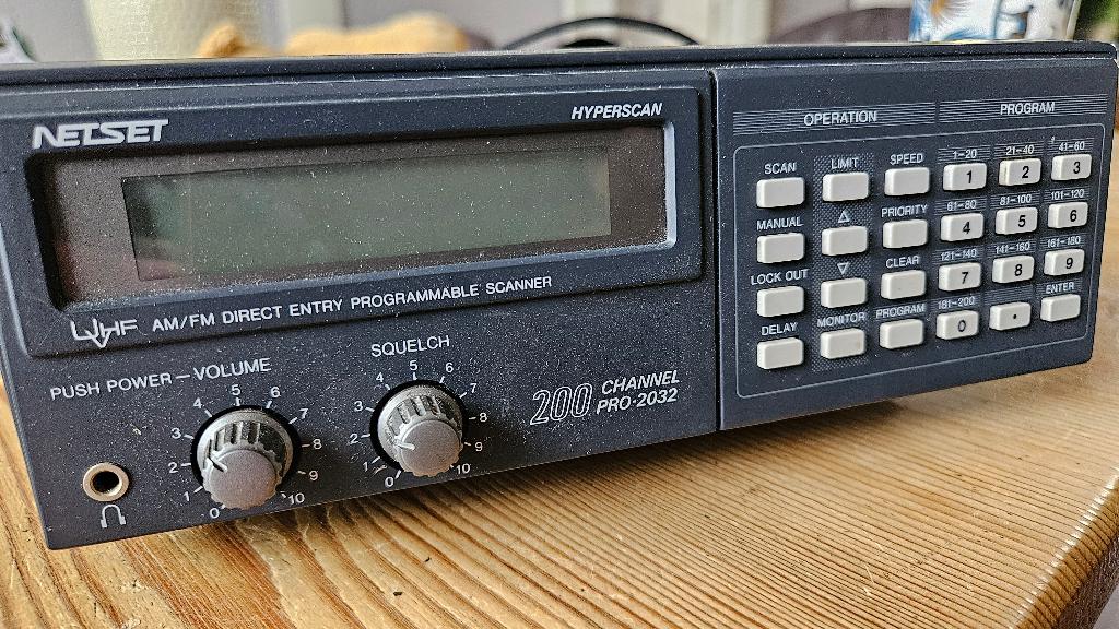 Netset Pro-2032 scanner, Ophalen of Verzenden, Gebruikt, 30 tot 200 kanalen