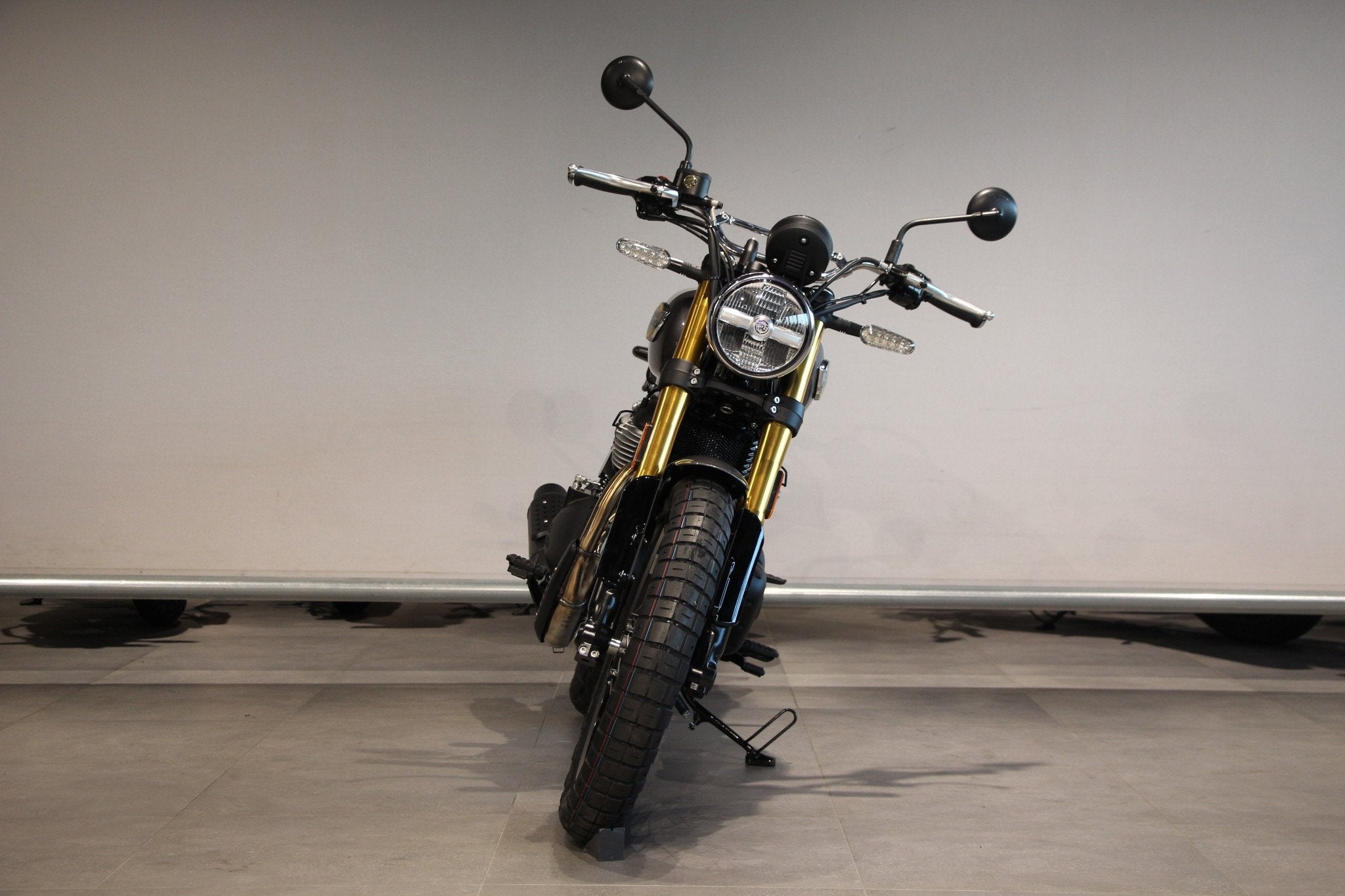 Royal-Enfield BEAR 650 (bj 2026), Lorentzlaan 14
3401 MX  IJSSELSTEIN UT, Bedrijf, Toermotor, Info@motomondo.com