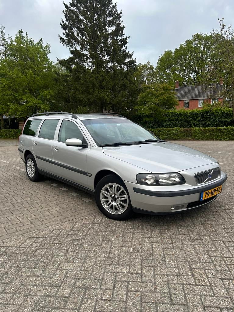 Volvo V70 2.4 automaat NAP, 1556 kg, 1800 kg, Stationwagon, 2435 cc