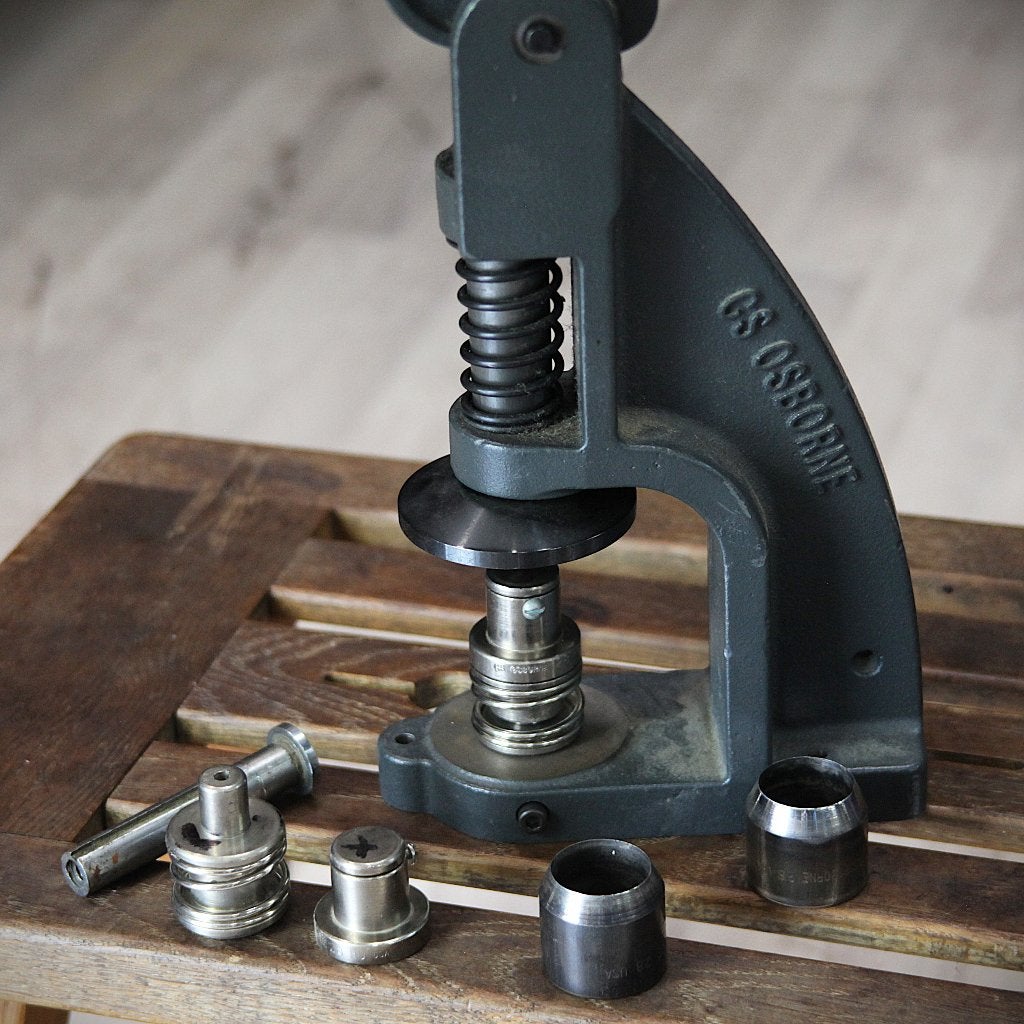 C.S. Osborne W-1 knopenmachine / handpers + 28" matrijzen, Ophalen, Zo goed als nieuw, Overige typen, Overige merken