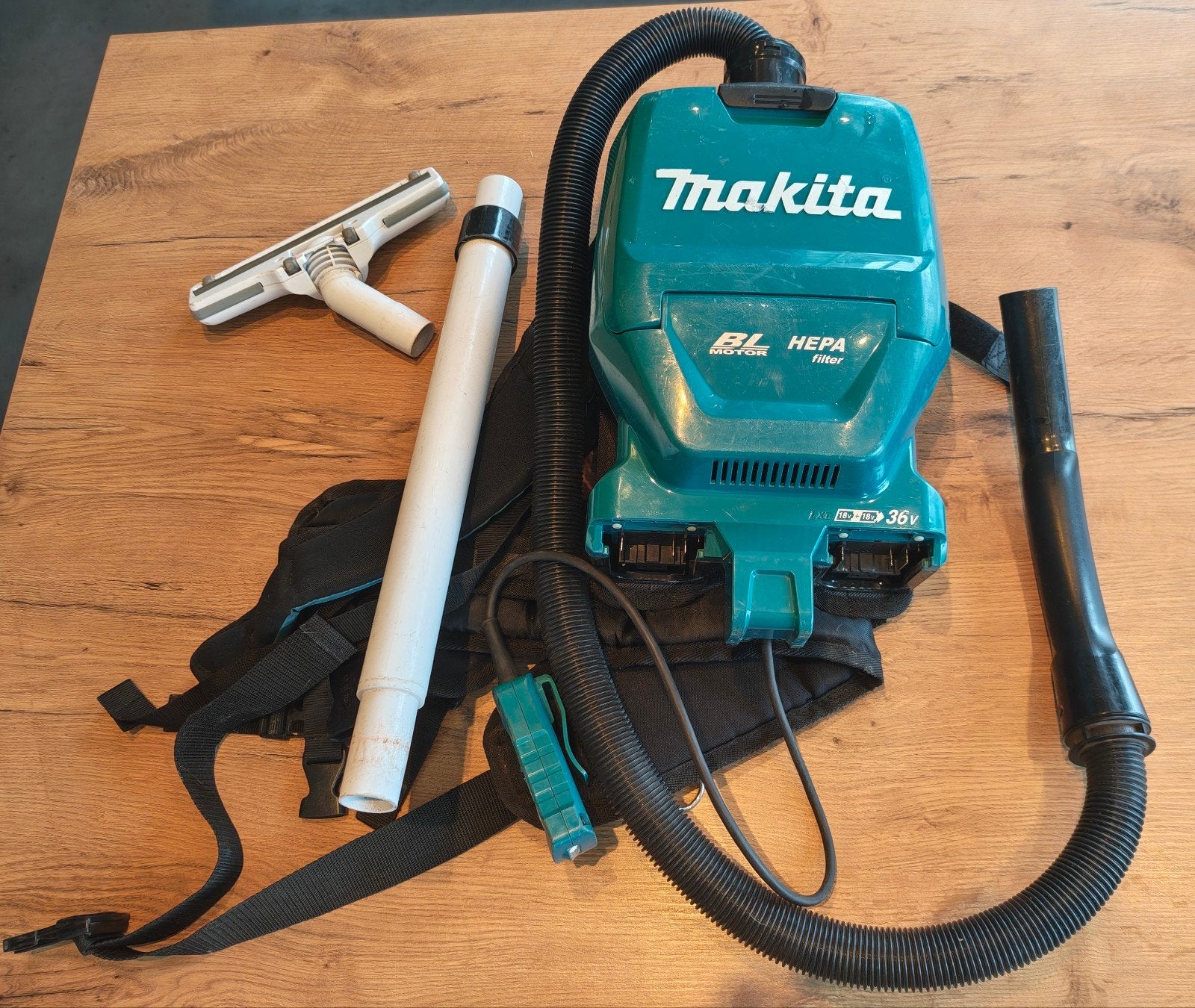 Makita DVC260 Accu Rugstofzuiger, Ophalen of Verzenden, Gebruikt