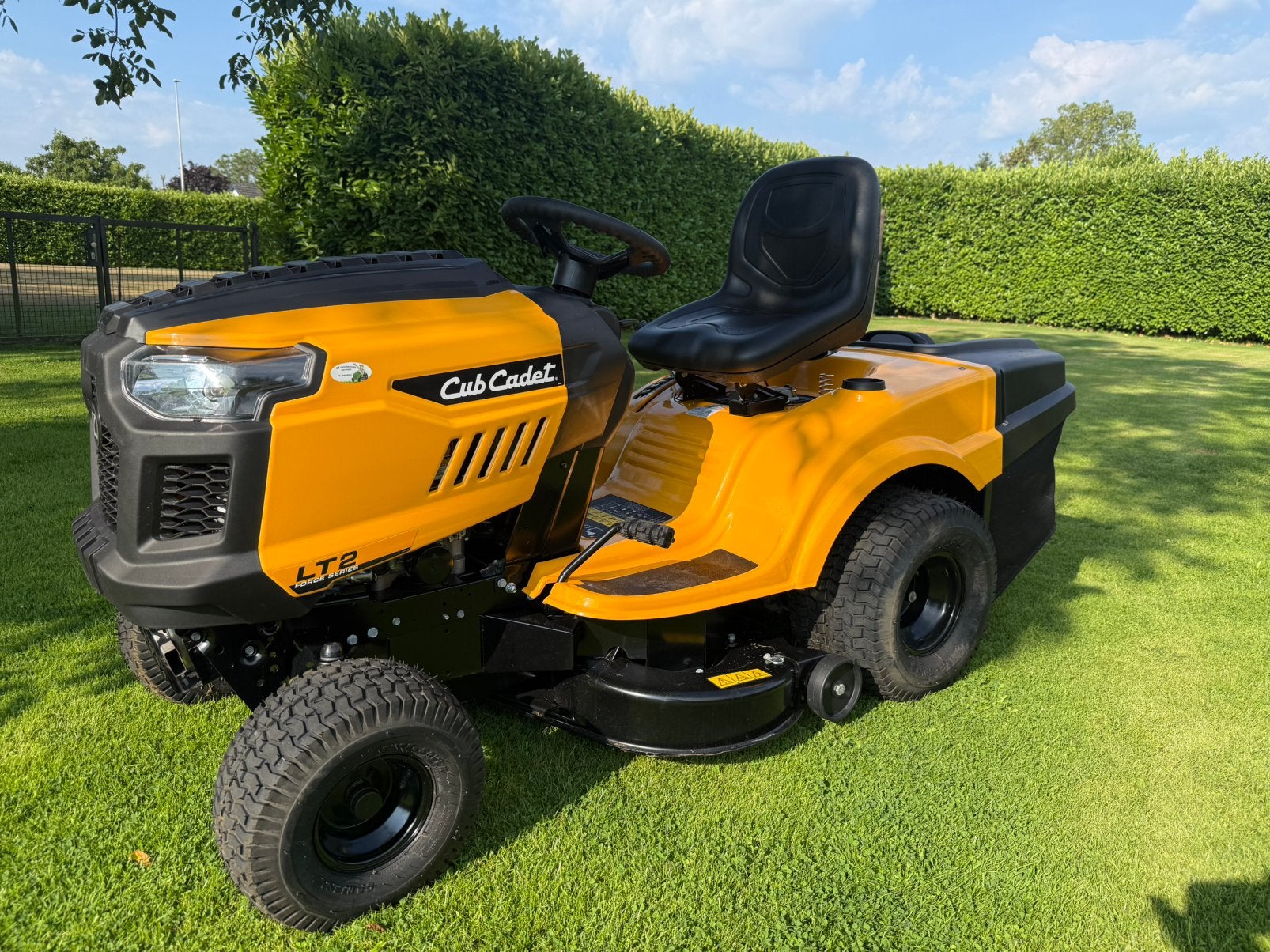Cub cadet LT2 achteropvang showroommodel met garantie!, Tuin en Terras, Zitmaaiers, Nieuw, 90 tot 120 cm, Elektrische starter