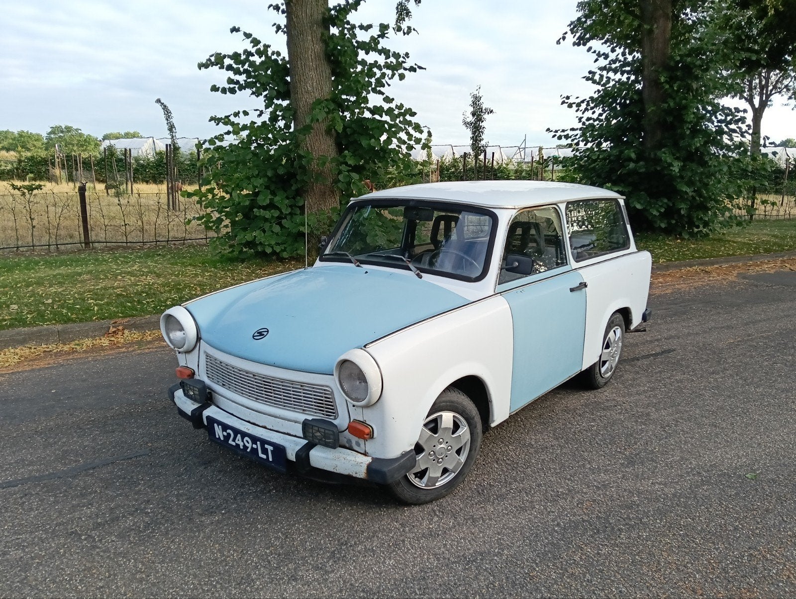 Trabant kombi 1989 technisch zeer goed, harde carrosserie!, Auto's, Oldtimers, Voorwielaandrijving, Stof, 594 cc, 4 stoelen